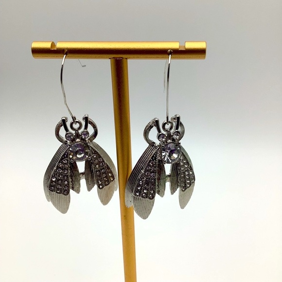 🎄🎄Lovisa Silver and Crystal Pierced  Earrings - Picture 1 of 4